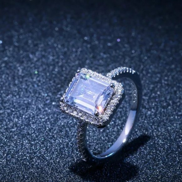 New* 925 Silver Emerald Cut White Sapphire Ring - Picture 9 of 9